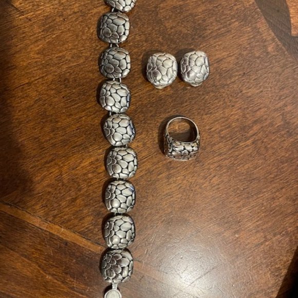 Premier Designs Retired Pebble bracelet, ring, earring set - Picture 2 of 6
